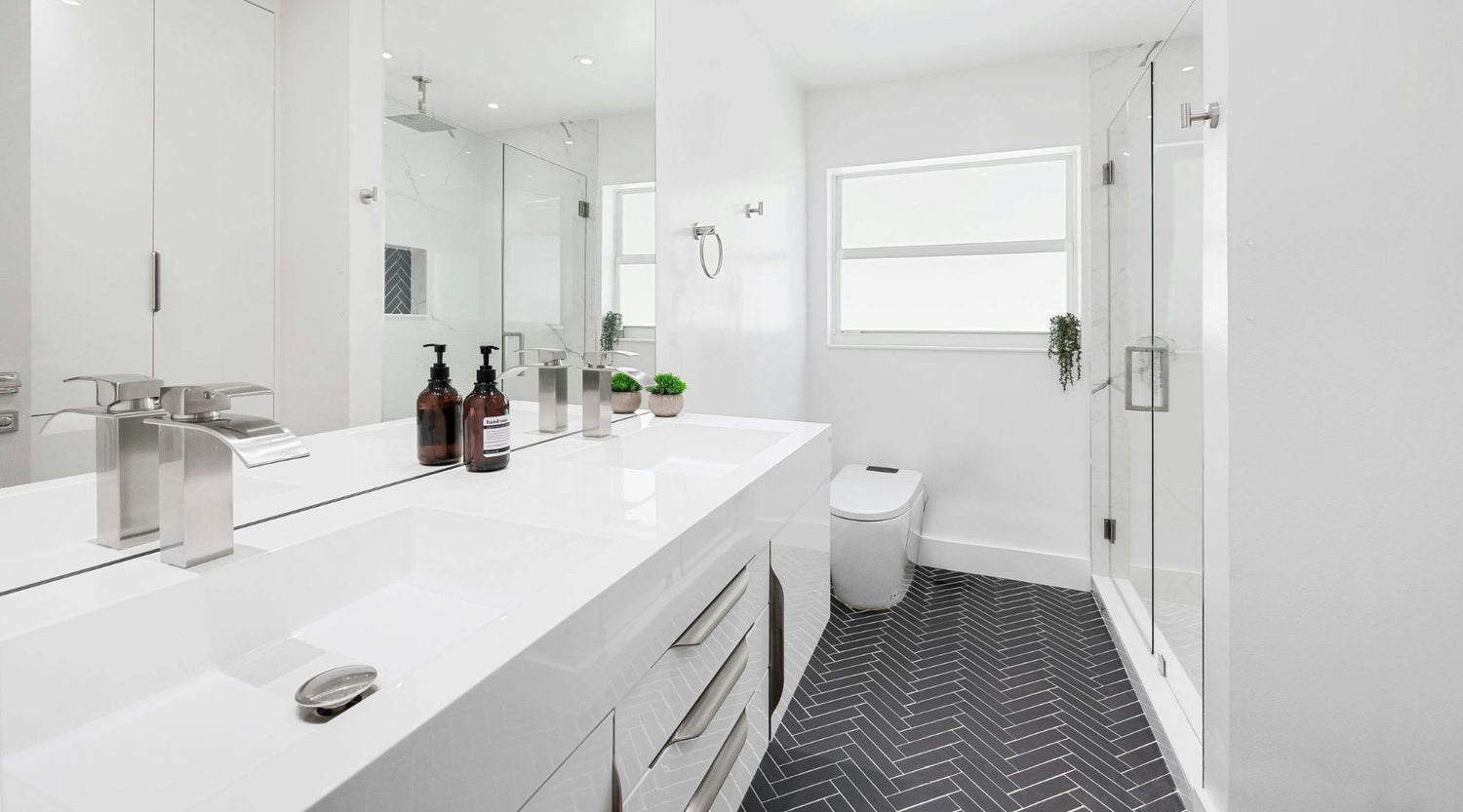How to Keep Your White Bathroom White by Plumbing Deals