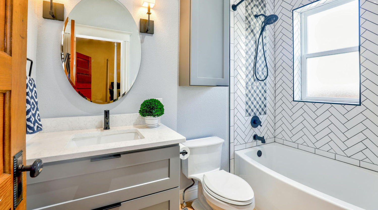Small Bathroom Remodeling Tips to Make the Space Look Bigger