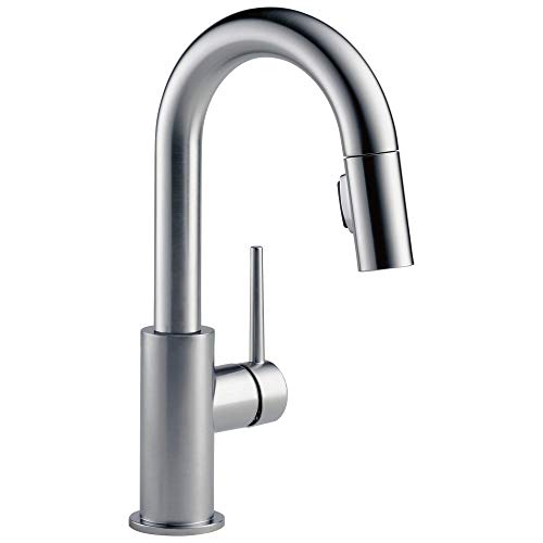 Chrome pull-down kitchen faucet with curved spout and single side handle.