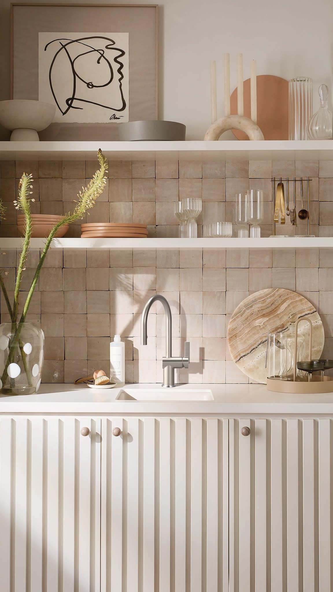 Moen Spot Resist Stainless Cia Motionsense Wave Sensor Touchless One Handle Pulldown Kitchen Faucet Featuring Power Clean Includes Optional Accents in Spot Resist Stainless - 7622EWSRS