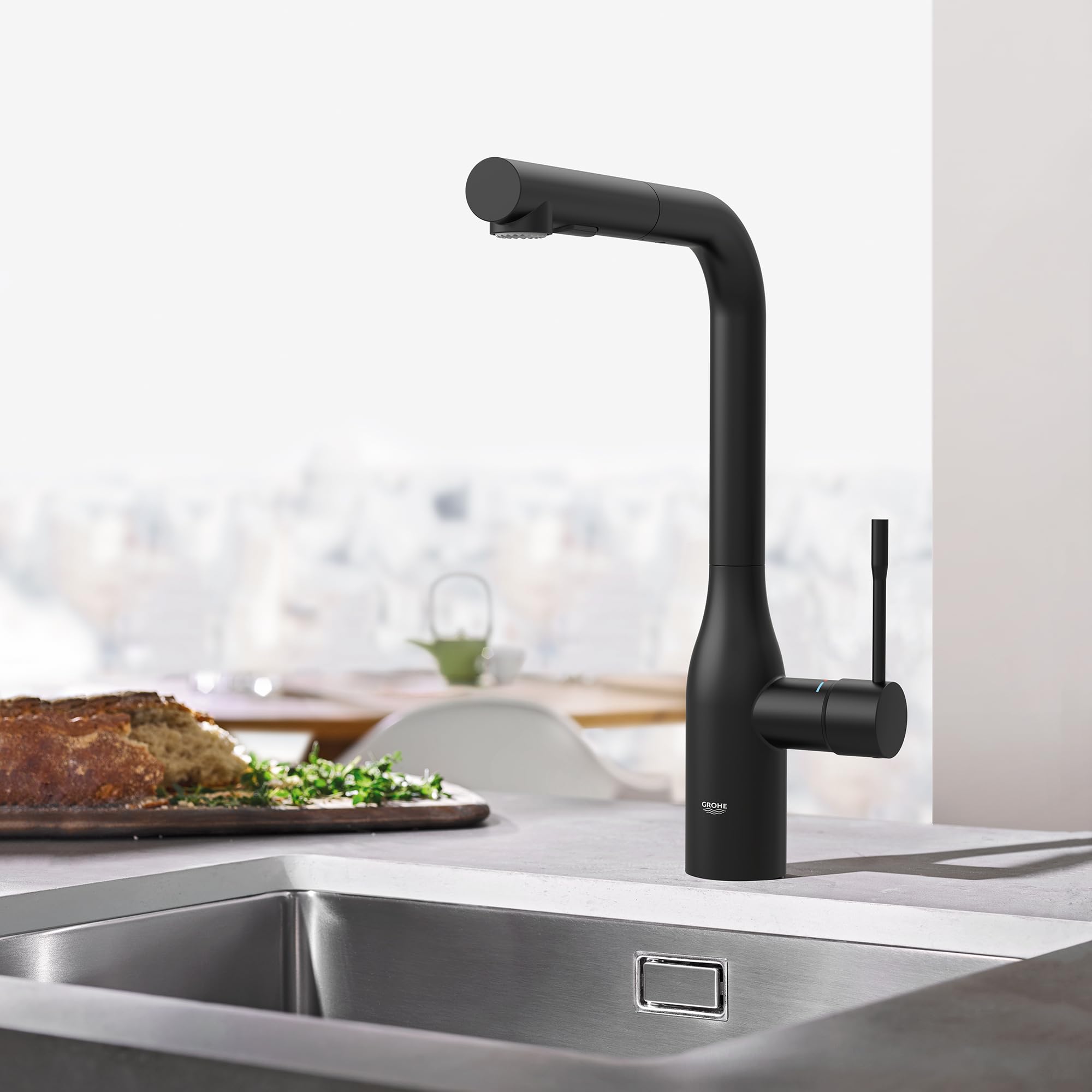 Grohe Essence 302712430 Single-Handle Pull-Out Kitchen Faucet Dual Spray 1.75 GPM in Matte Black