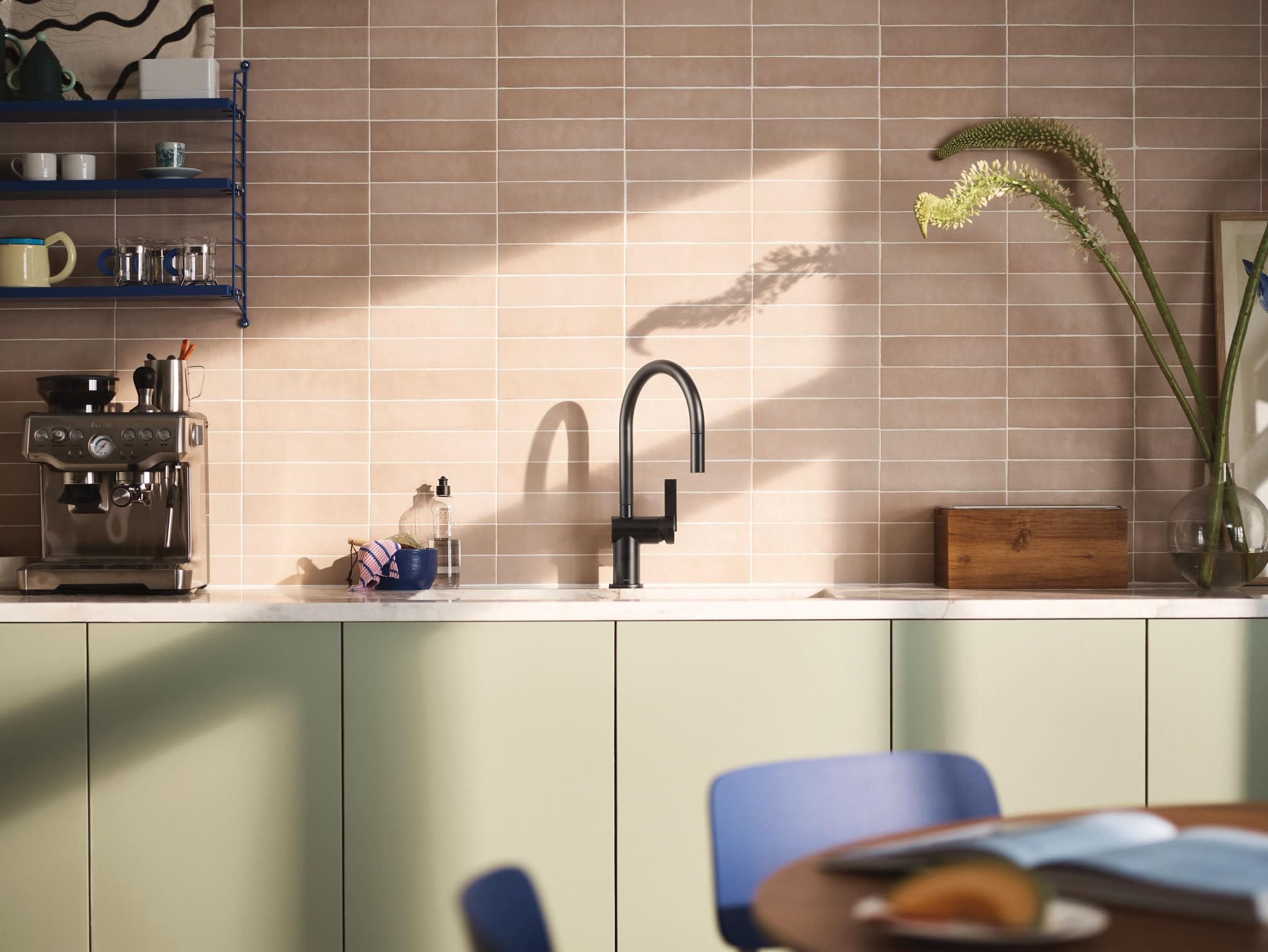 Moen Cia Motionsense Wave Sensor Touchless One Handle Pulldown Kitchen Faucet Featuring Power Clean Includes Optional and Accents in Matte Black - 7622EWBL