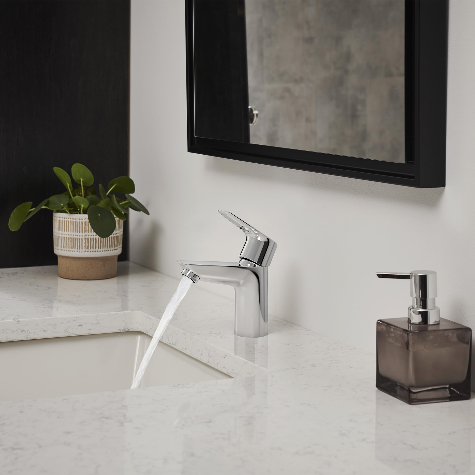 Grohe Bauloop 23085001 Single Hole Single-Handle S-Size Bathroom Faucet 1.2 GPM Less Drain in Grohe Chrome