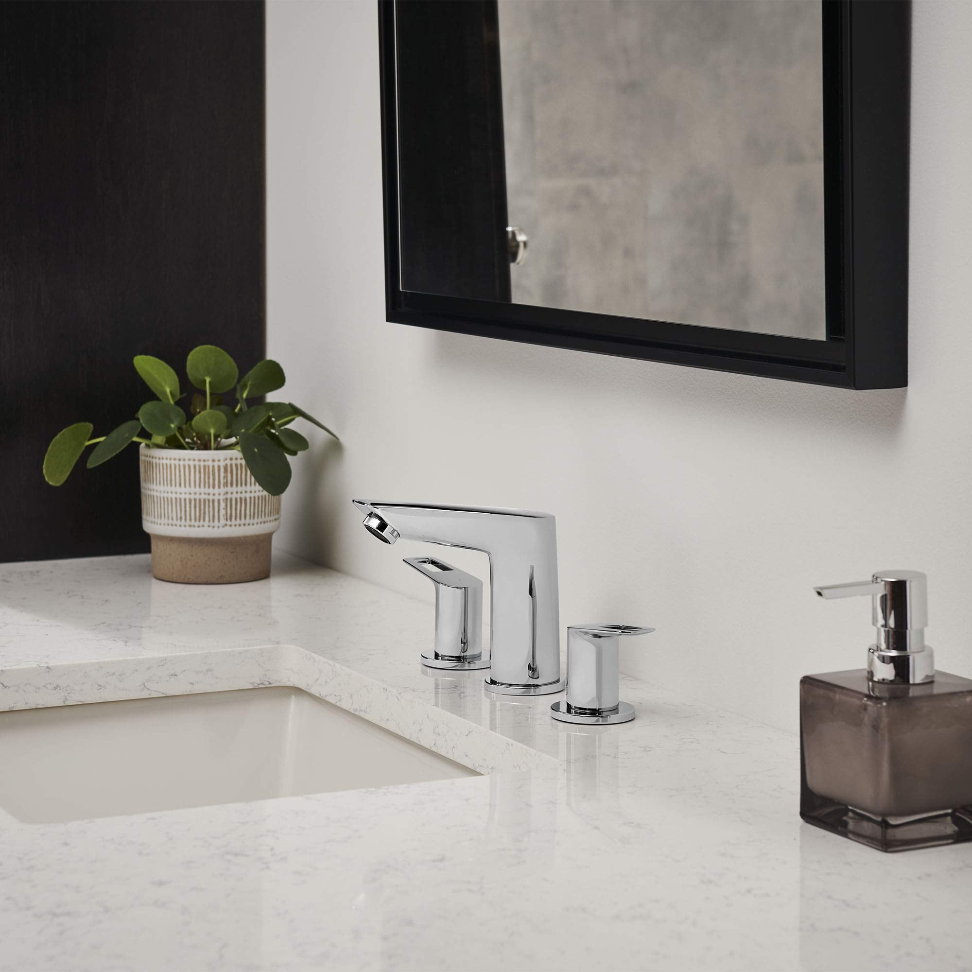 Grohe Bauloop 20225001 8-Inch Widespread 2-Handle M-Size Bathroom Faucet 1.2 GPM in Grohe Chrome