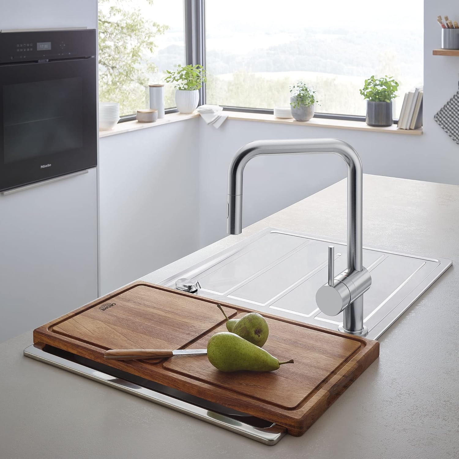 Grohe 32319003 Single-Handle Pull Down Kitchen Faucet Dual Spray 1.75 GPM In Starlight Chrome Finish
