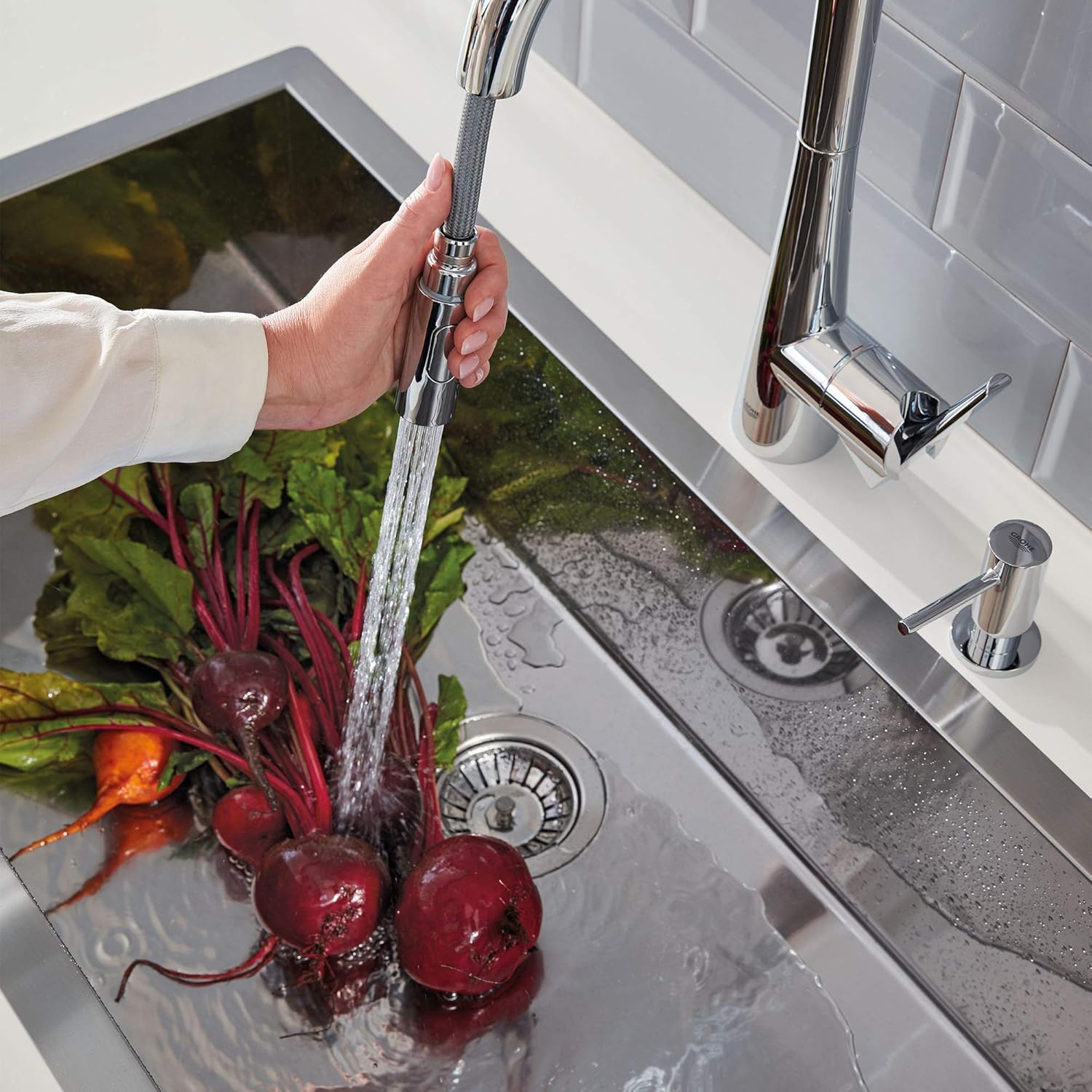 Grohe 32226003 Zedra Single-Handle Pull Down Kitchen Faucet Dual Spray 1.75 GPM In Starlight Chrome Finish