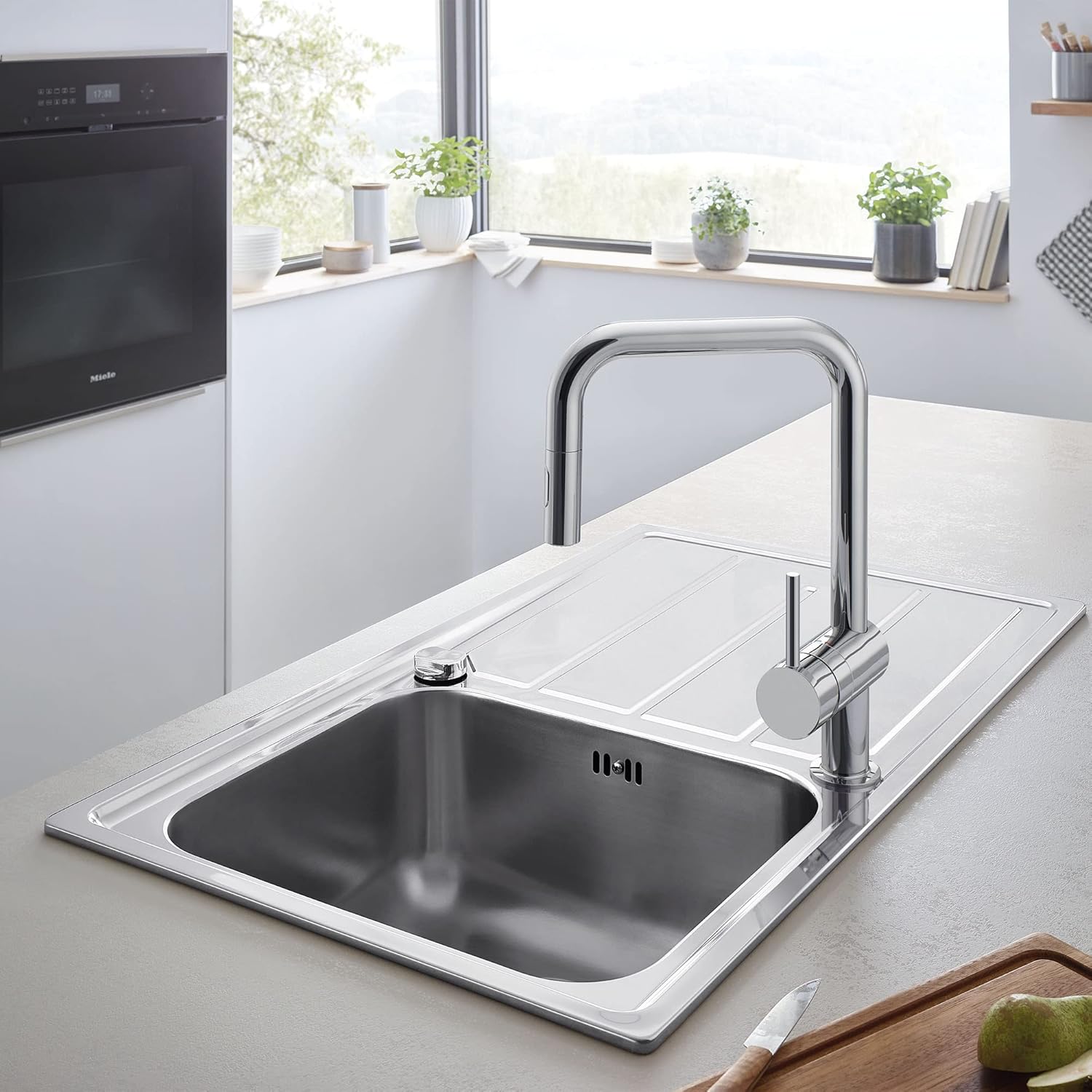 Grohe 32319003 Single-Handle Pull Down Kitchen Faucet Dual Spray 1.75 GPM In Starlight Chrome Finish