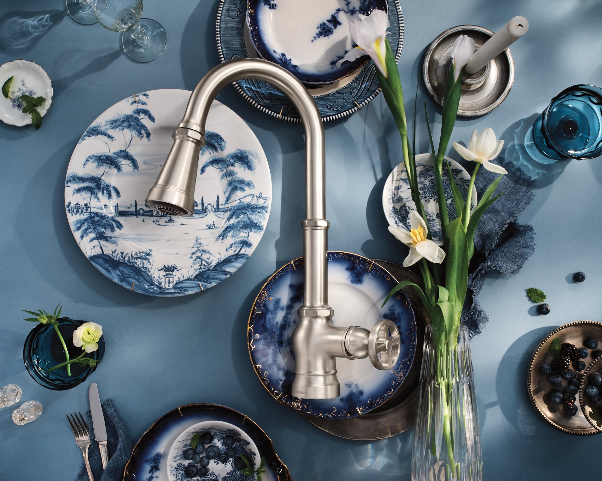 Moen Paterson Stainless Pulldown Kitchen Faucet with Power Boost Traditional Kitchen Faucet One Handle Easy Installation Spot Resist Finish in Spot Resist Stainless - S72003SRS