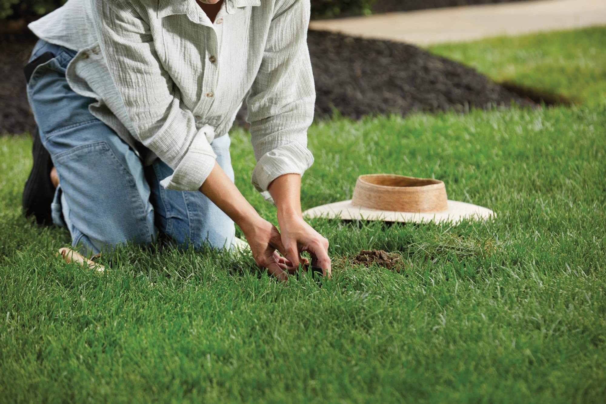 Moen Smart Wireless Soil Sensor Automatic Moisture Meter Measurement for Lawn Plant Water Meter for Exterior Enclosures in Black - WISNS002G1USA