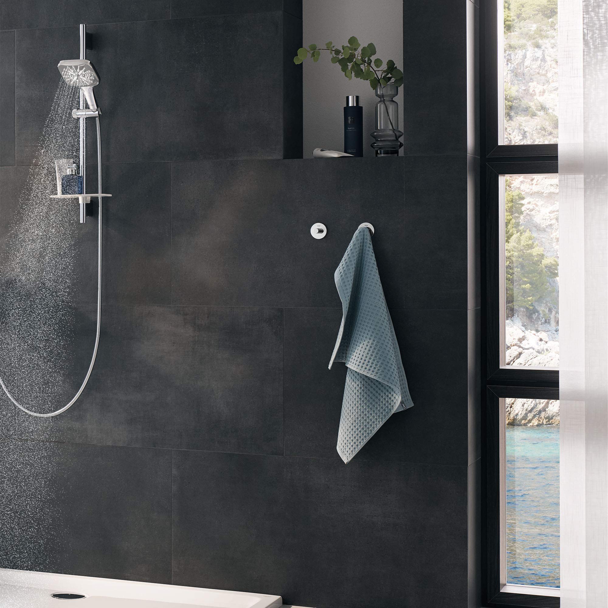 Grohe Rainshower 26585000 24" Shower Slide Bar Kit - 3 Sprays, 1.75 gpm in Grohe Chrome