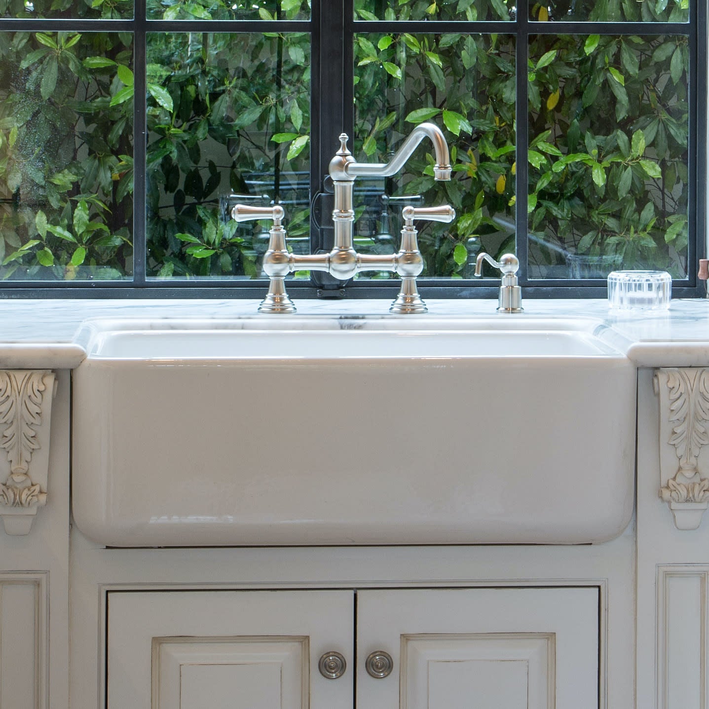 Rohl RC2418WH Shaws Original Lancaster Single Bowl Apron Front Fireclay Kitchen Sink, White