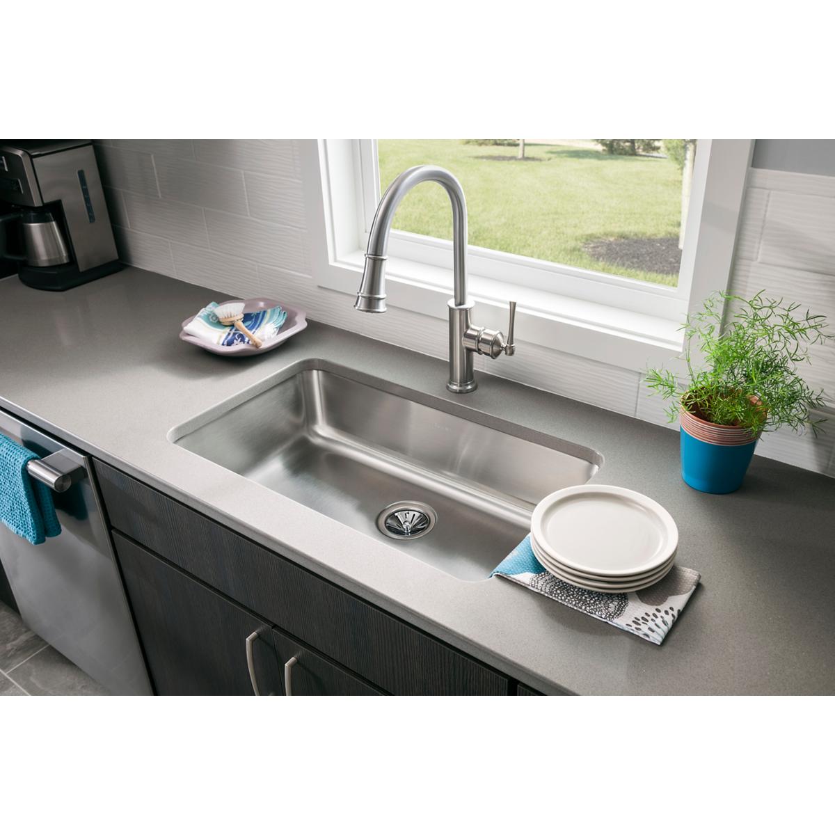 Elkay Lustertone Classic Stainless Steel 30-1/2" x 18-1/2" x 7-1/2" Single Bowl Undermount Sink