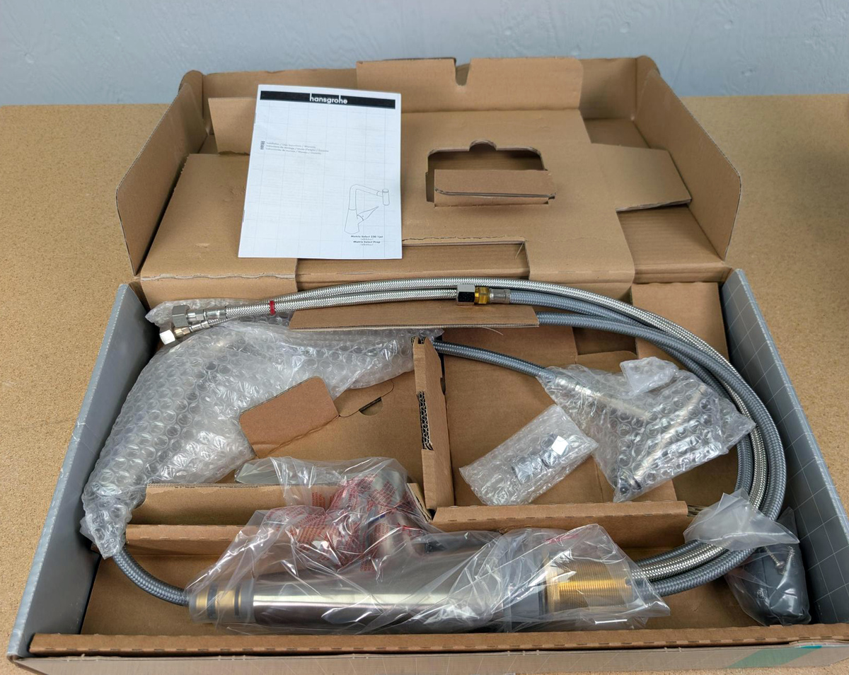 CLOSEOUT Hansgrohe Metris Select 1.75 GPM High Arc Pull-Out Kitchen Faucet - Stainless Steel Optic