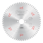 Freud LU3D02 220mm circular saw blade with carbide teeth and center hole, marked "Made in Italy."