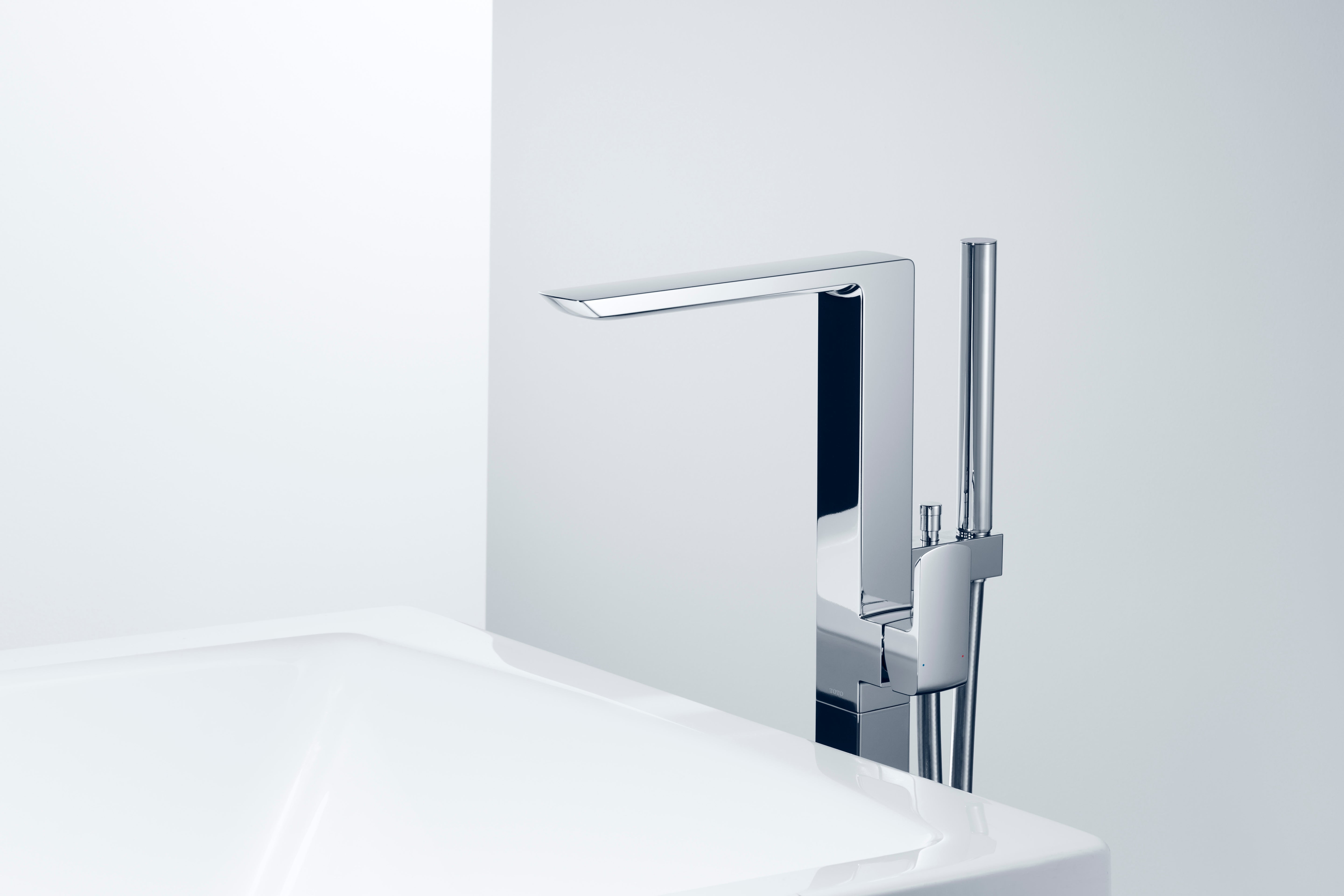 Toto GR Single-Handle Freestanding Tub Filler Faucet with Handshower, Polished Chrome - TBG02306U#CP