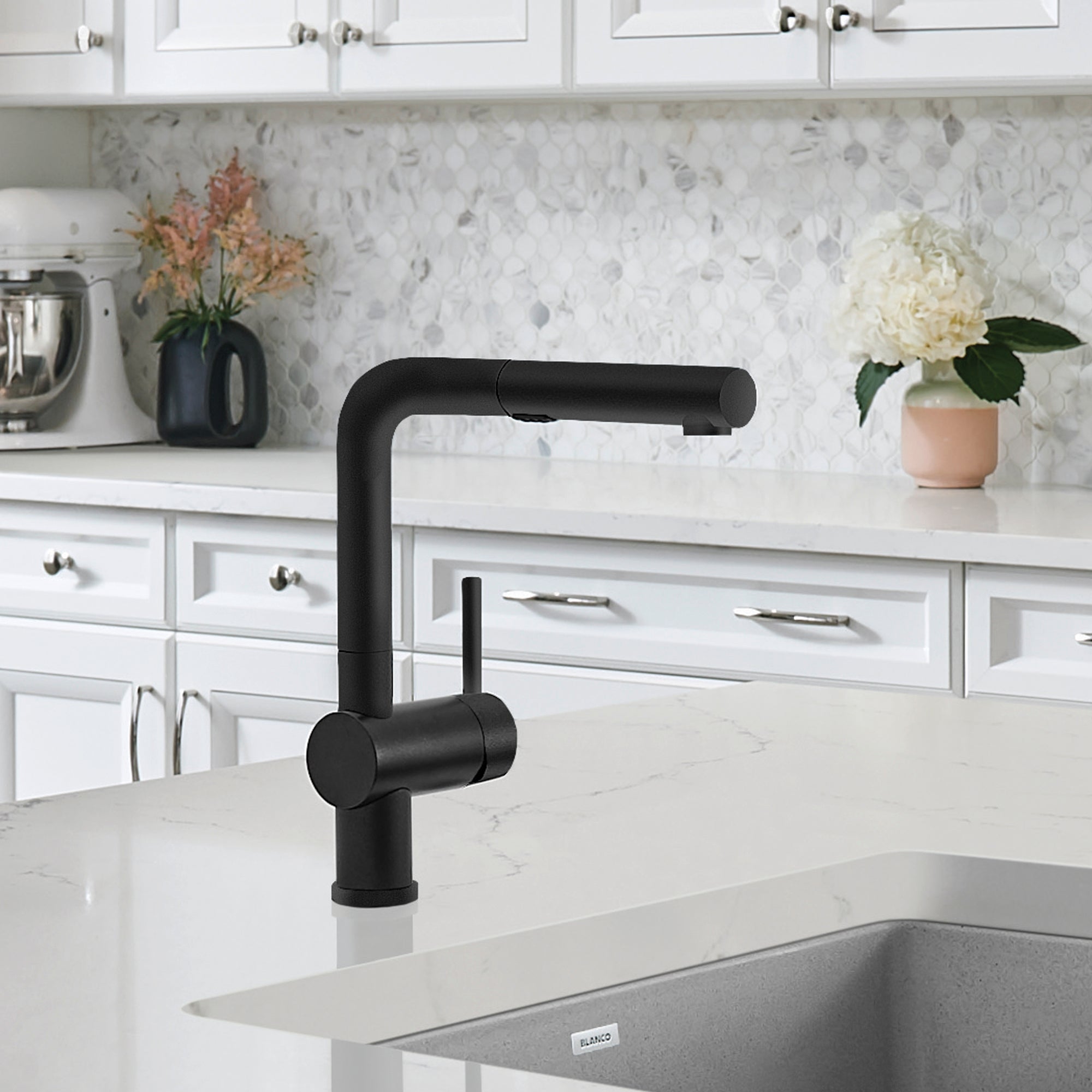 Blanco 526367: Linus Collection Pull-Out 8.69" Kitchen Faucet 1.5 GPM - Anthracite