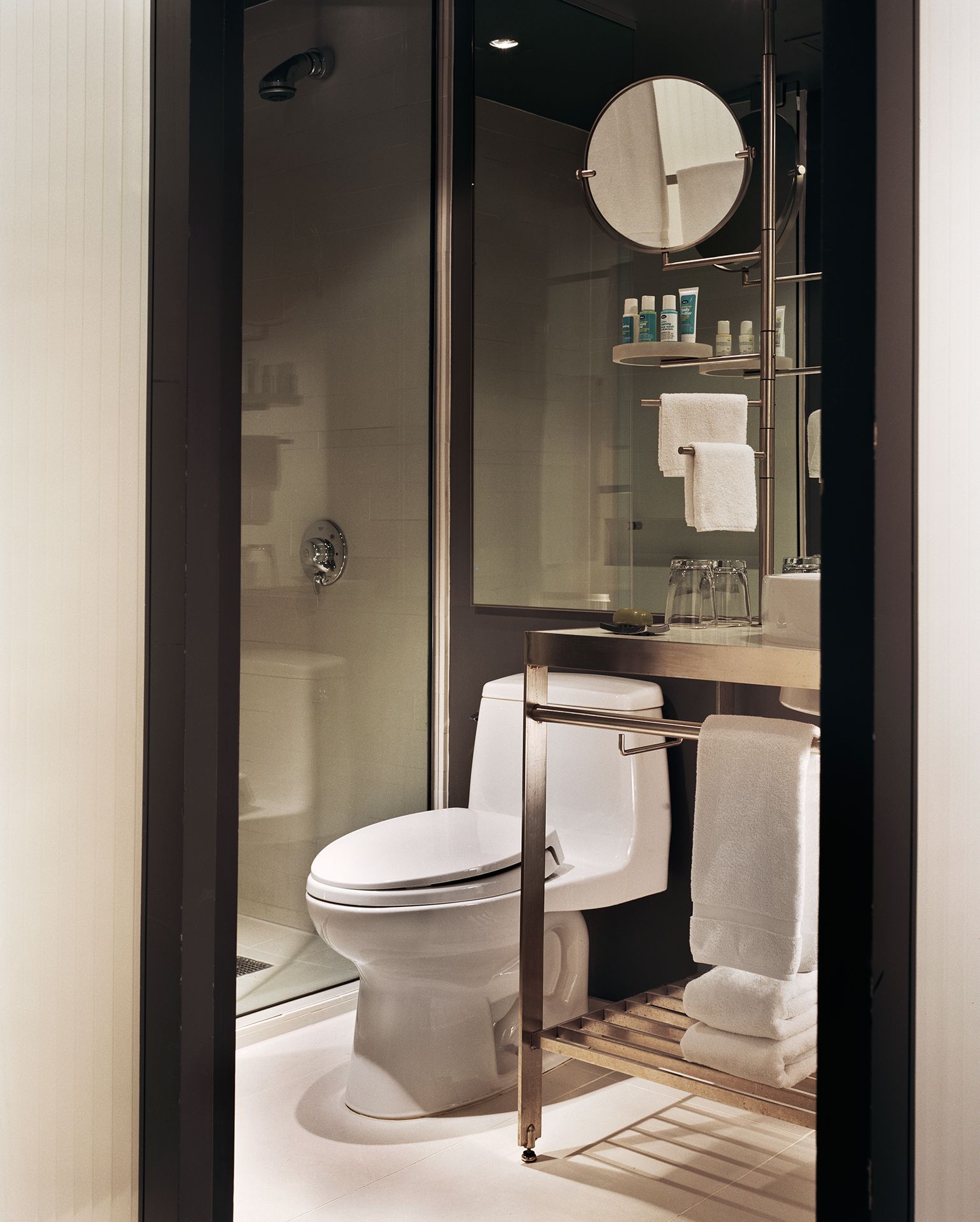 Toto Eco UltraMax One Piece Elongated Toilet 1.28 GPF with SS114 SoftClose Seat in Cotton White