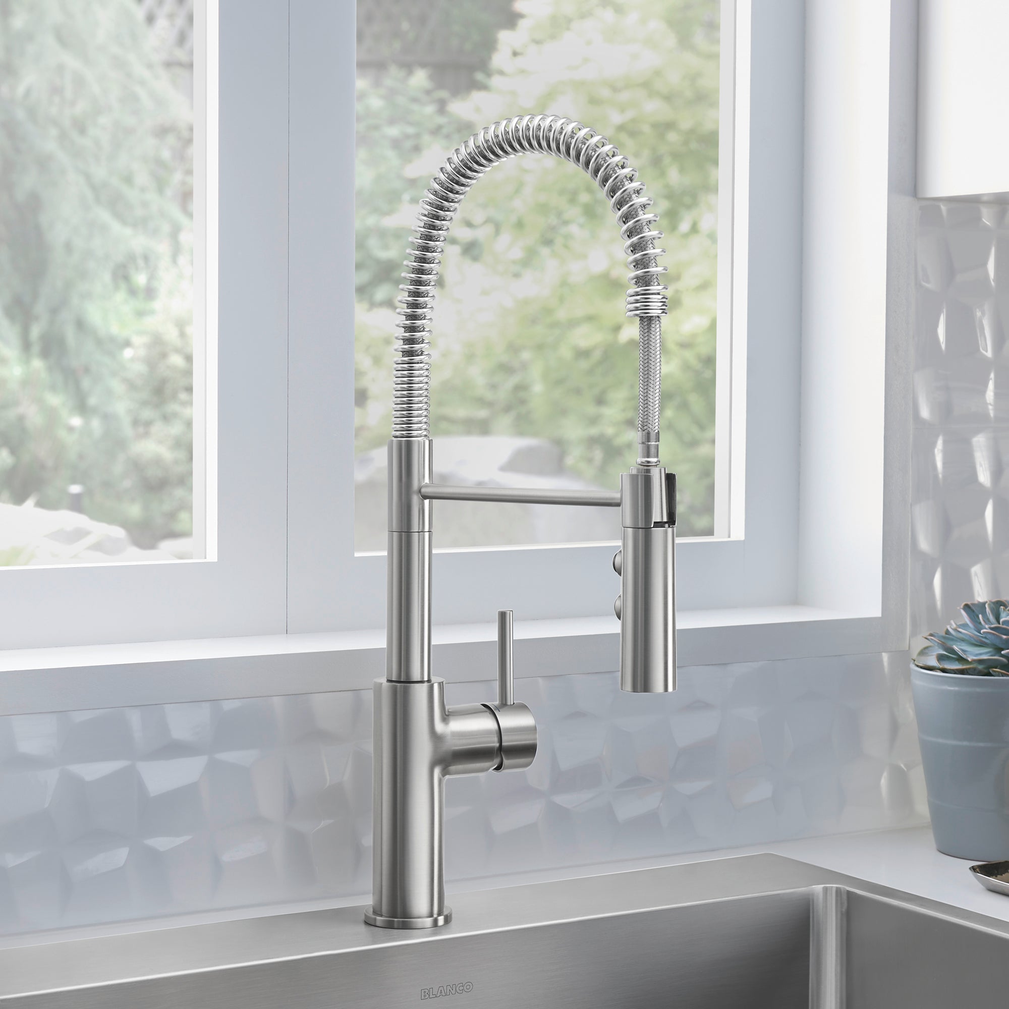 Blanco 401918: Catris Semi-Pro 1.5 GPM Faucet - PVD Stainless