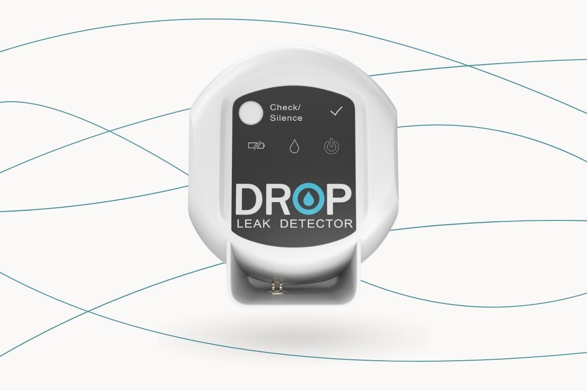 The DROP Leak Detector System &ndash; Multi-Pack Leak Detectors with Cable on a plain background