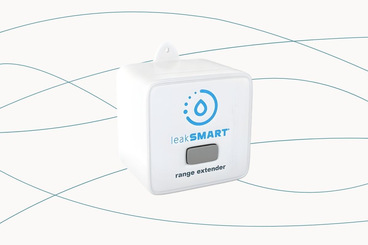 The white, cube-shaped LeakSmart Pro System 2.0 Sensor Range Extender on a plain background 