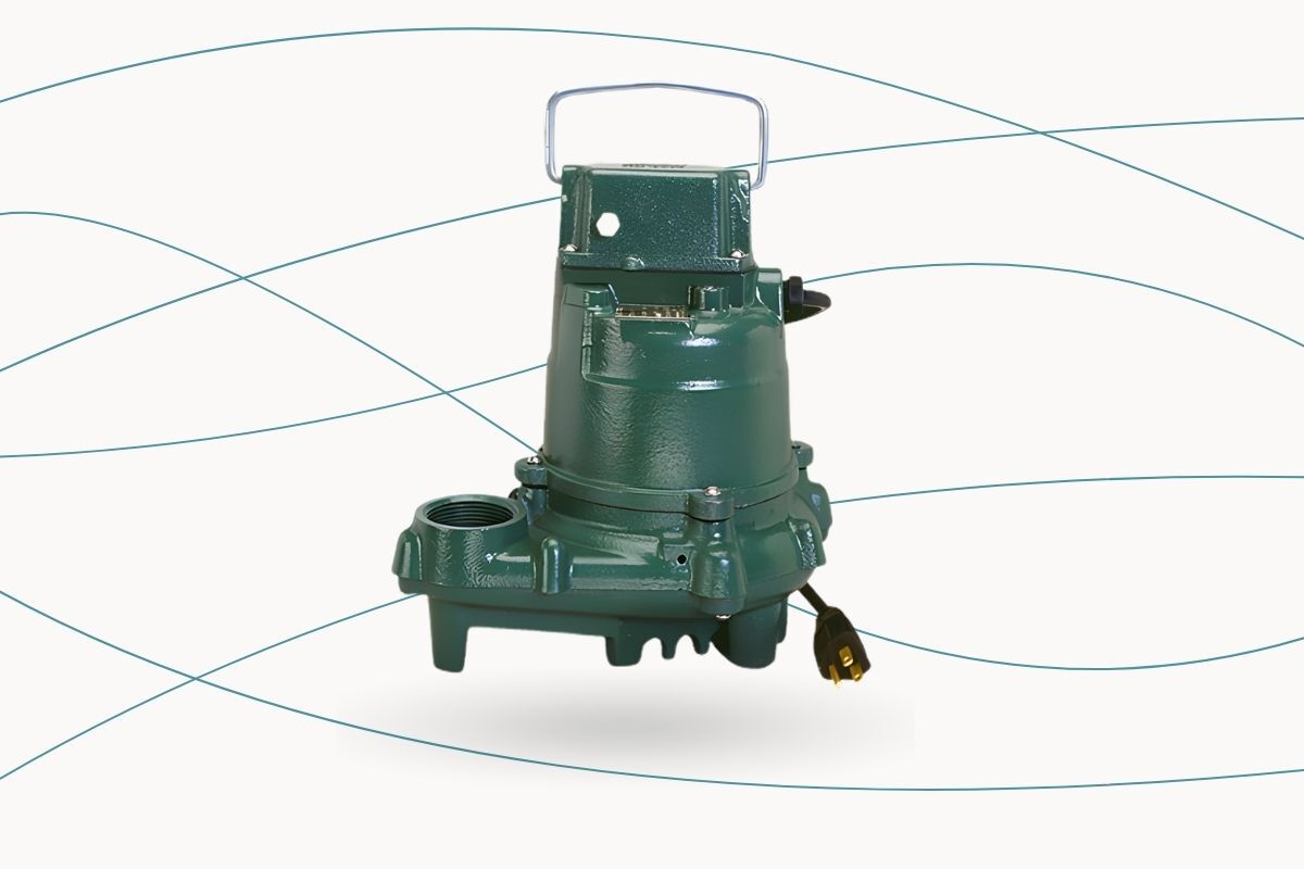 The Zoeller Pumps Mighty-Mate 1/3 HP Cast-Iron Effluent Pump on a plain background
